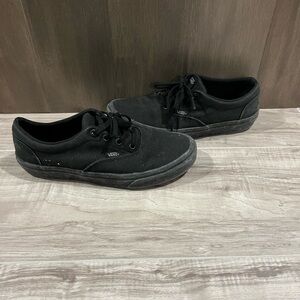 VANS Authentic Black On Black Sneaker Shoe Unisex womens  US 8.5 721565